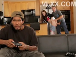 Chuyện lạ đời, nữ học sinh yêu thầy giáo trẻ và đã chuốc thuốc mê anh ấy